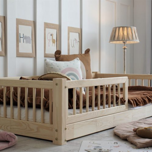 Lit Montessori avec barrière tendance scandinave boutique de meuble pour enfant lit sécurisé en bois massif saint pierre ile de la reunion 974