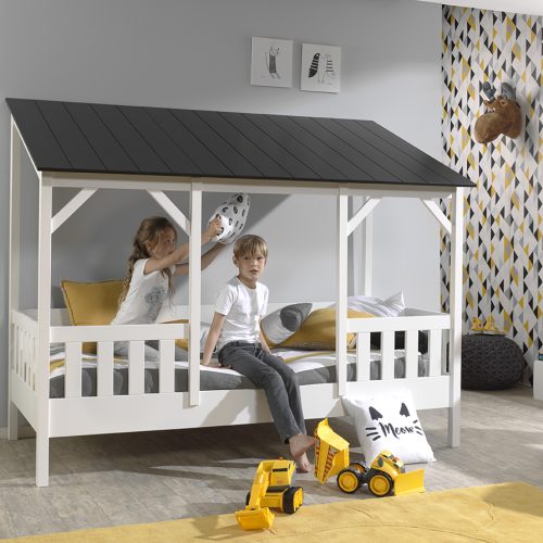 lit cabane avec toit noir pour enfant