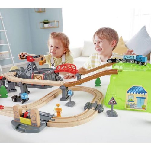 Coffret de train 2 en 1 construis ta ville revendeur HAPE circuit et train magasin de jouets à st pierre 97410 livraison la réunion 974