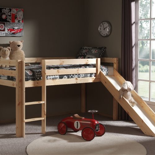 lit toboggan pour enfant en bois massif Lit surélévé Mi-Hauteur 90×200 cm  Lit est entièrement fabriqué en pin massif. Sommier de lattes en bois massif compris. Utilisable dès les 4 ans de votre enfant. Echelle réversible à droite ou à gauche. Habillage cabane sous le lit, poches de lit et Tunnel sur le lit en option Fabrication Européenne, mobilier réalisé à partir de bois écologique (Pin massif scandinave). Le bois provient de forêts FSC gérées durablement et éco-responsables. Peinture à base d’eau et de pigments naturels, sans solvants nocifs ni de composants organiques volatils (C.O.V) ou formaldéhyde, pour préserver la santé et l’environnement, conforme aux normes européennes de sécurité. Garantie 5 ans saint pierre reunion 974