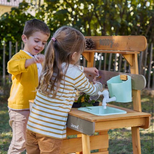 Cuisine d'extérieur MUDDY LAB jeu d'imitation en bois laboratoire enfant en bois revendeur officiel JANOD magasin de jouet 974 livraison toute l'ile 97410 St Pierre