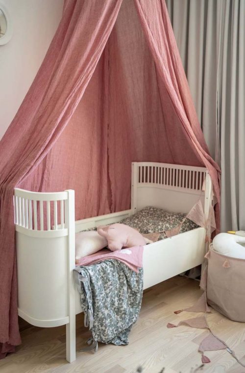 Ciel de lit Rose pour enfant et bébé en tissu recyclé