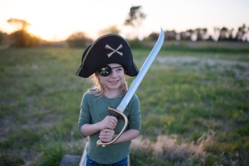 Chapeau de pirate Capitaine Crochet déguisement pour enfant boutique de jouets saint pierre livraison sur toute la reunion 974