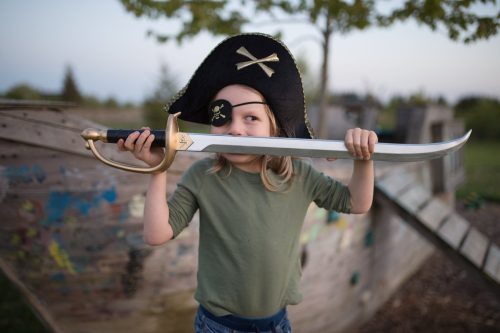 Chapeau de pirate Capitaine Crochet déguisement pour enfant boutique de jouets saint pierre livraison sur toute la reunion 974