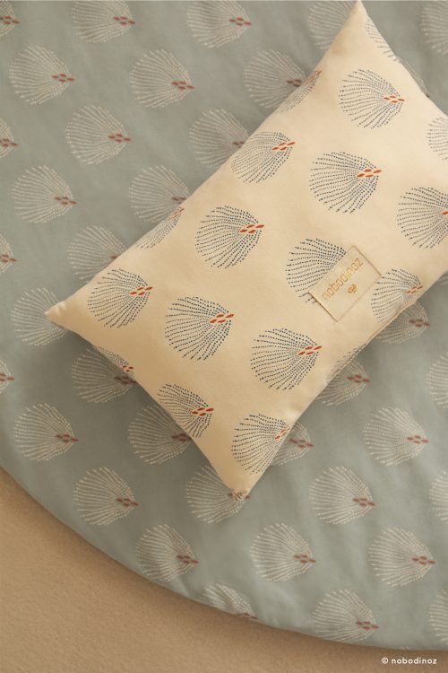 Coussin coton Bio LAUREL BLUE GATSBY CREAM magasin décoration enfant et bébé ile de la reunion