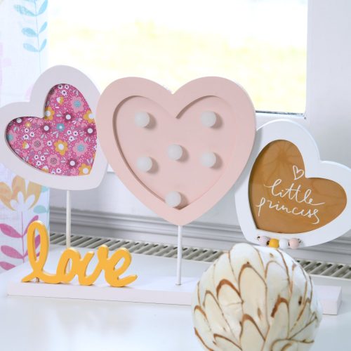 cadre coeur coeurs photo lumineux pour chambre de fille thème fleur princesse tendance magasin déco enfant saint pierre de la reunion