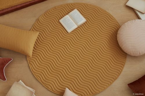 Tapis kiowa en Coton bio pour chambre bébé magasin saint pierre reunion revendeur nobodinoz ochre yellow