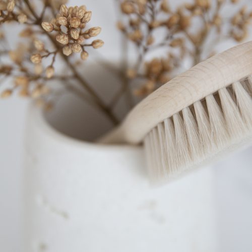 Brosse à cheveux soie et en bois pour bébé revendeur nobodinoz livraison reunion 974