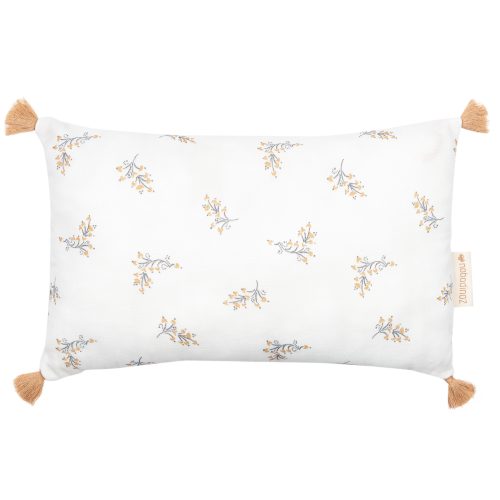 Coussin avec pompons en coton bio revendeur nobodinoz livraison reunion 974 magasin de décoration saint pierre enfant et bébé