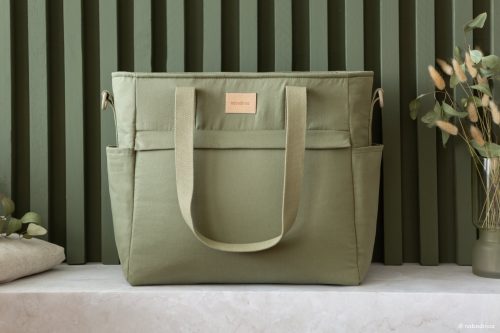 Sac à langer imperméable BABY ON THE GO OLIVE GREEN sac a langer en coton bio tendance pour futur papa et future maman revendeur officiel nobodinoz ile la reunion livraison a domicile ou retrait en boutique