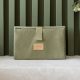 Pochette à langer imperméable BABY ON THE GO OLIVE GREEN en coton bio tendance pour futur papa et future maman revendeur officiel nobodinoz ile la reunion livraison a domicile ou retrait en boutique