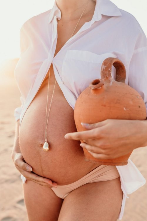 Bola de grossesse ou Bijou de grossesse doré à l’or fin pour future maman saint pierre réunion livraison 974 en forme de goutte